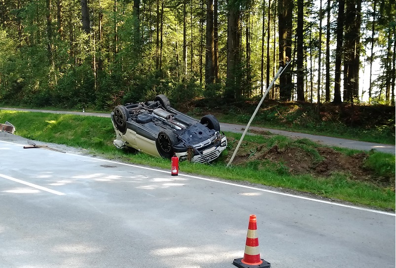 Straße Rehschaln/Jägerwirth | THL | Techn. Rettung > Verkehrsunfall